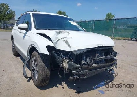 2020 Volkswagen Tiguan 2.0T Se/2.0T Se R-Line Black/2.0T Sel z USA, uszkodzony, nr VIN 3VV2B7AX6LM080365